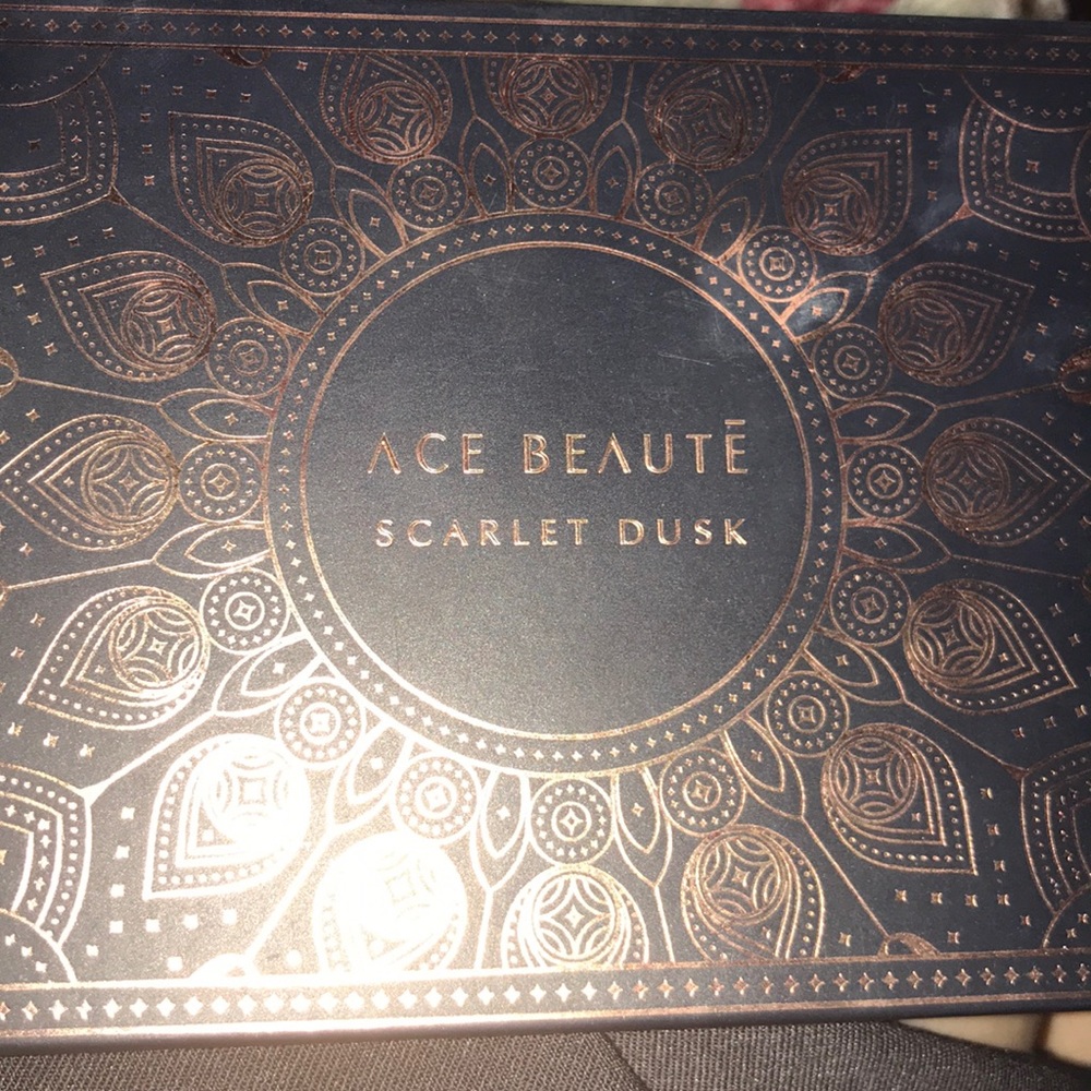 ACE BEAUTY  eyeshadow